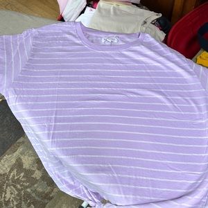Lavender and white striped shirt sleeve top. Cute tie on the bottom. Sx xl